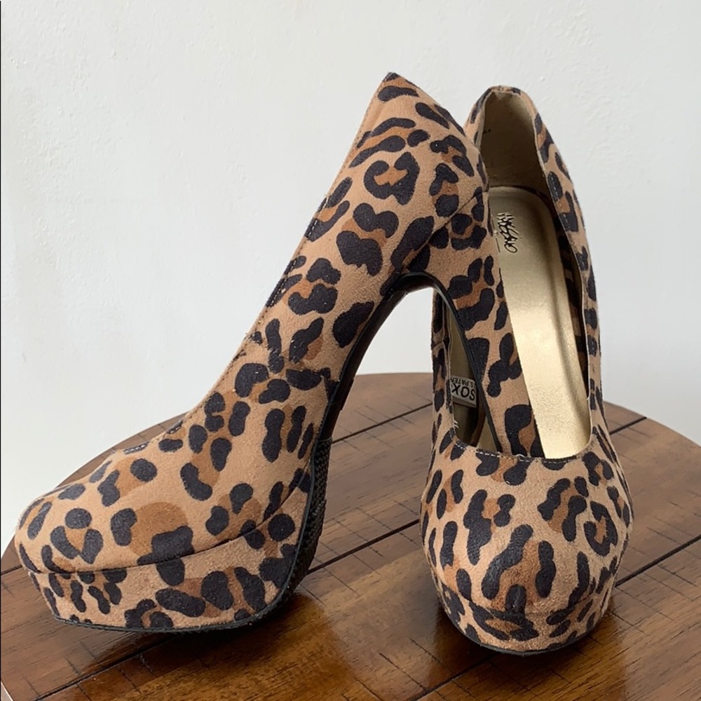 Platform leopard print pump by mossimo 8.5